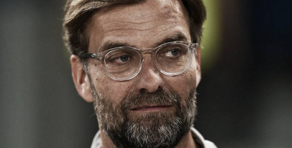 Barcelona y Liverpool, por un defensor de 34 años que lleva meses sin jugar