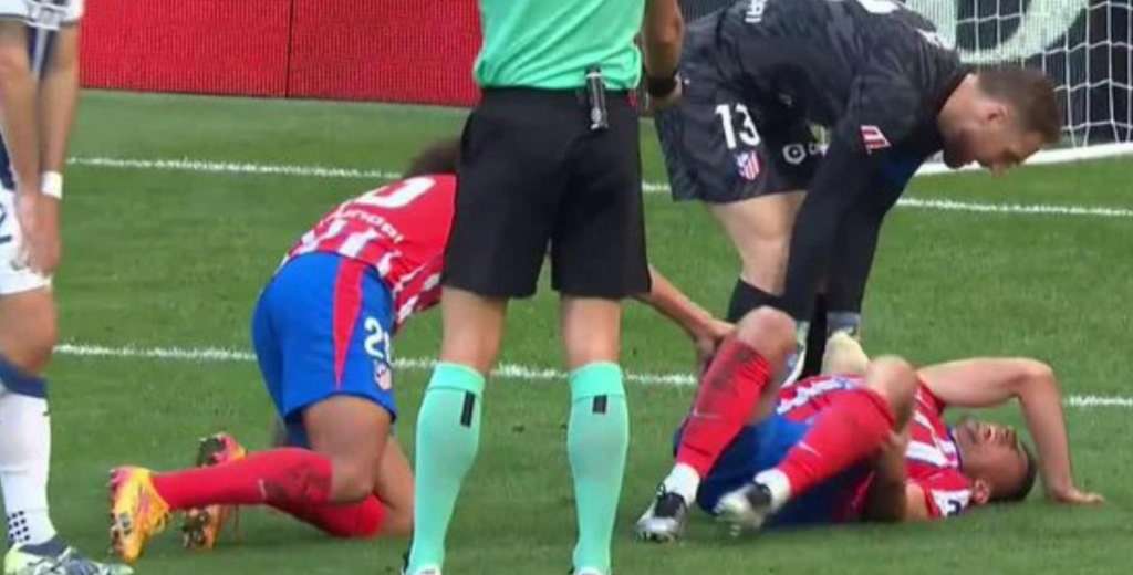 &iexcl;Qu&eacute; dolor! El golpe que lesion&oacute; a Lenglet y aparenta ser grave