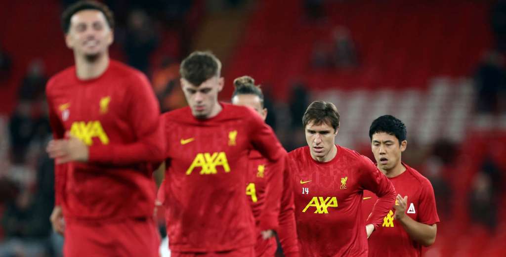 Pas&oacute; de ser estrella en Juventus a suplente en Liverpool: no juega nunca