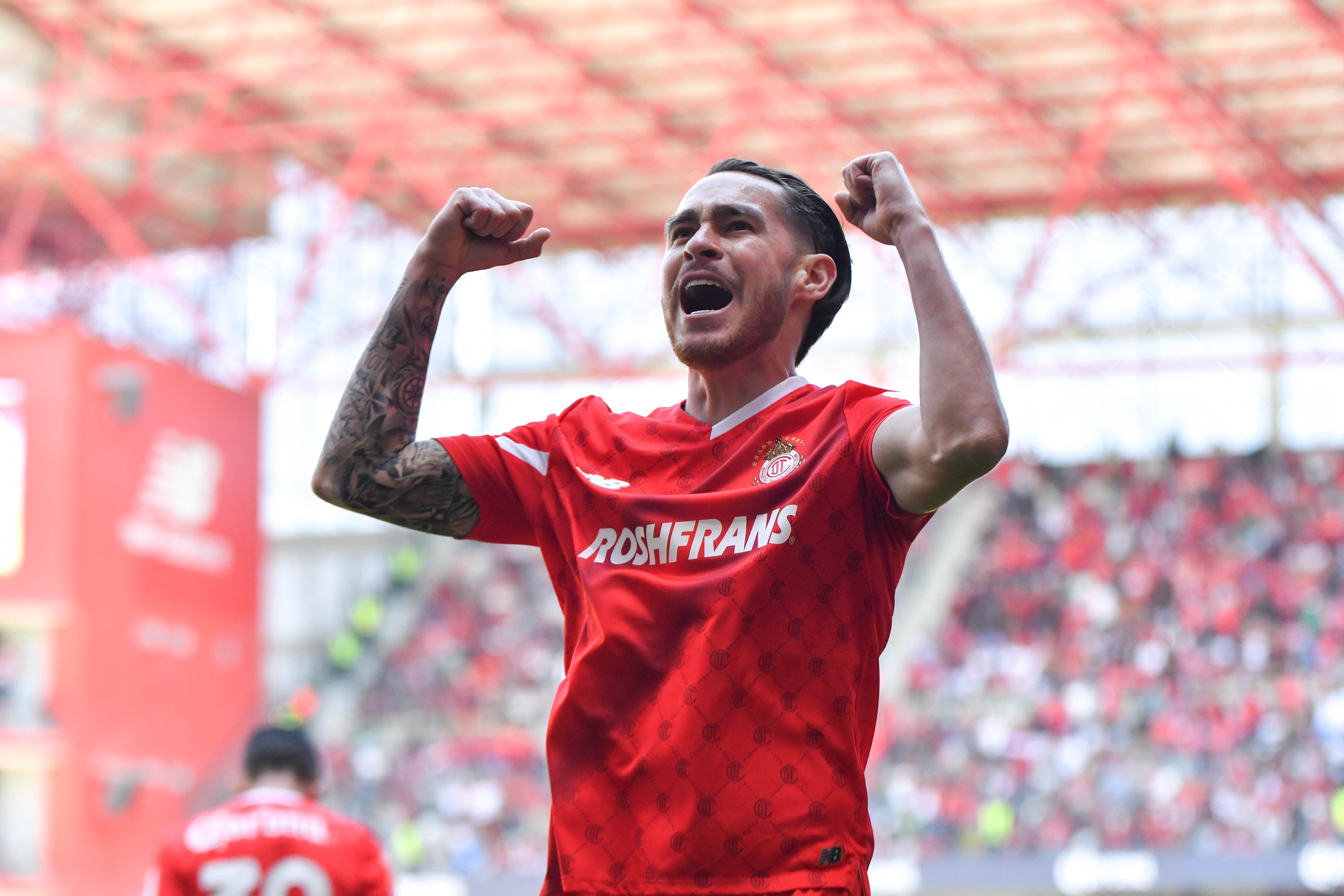 Cuesta casi 5 millones de dólares y es la solución: la obsesión de Chivas  se llama Jesús Angulo - Bitbol