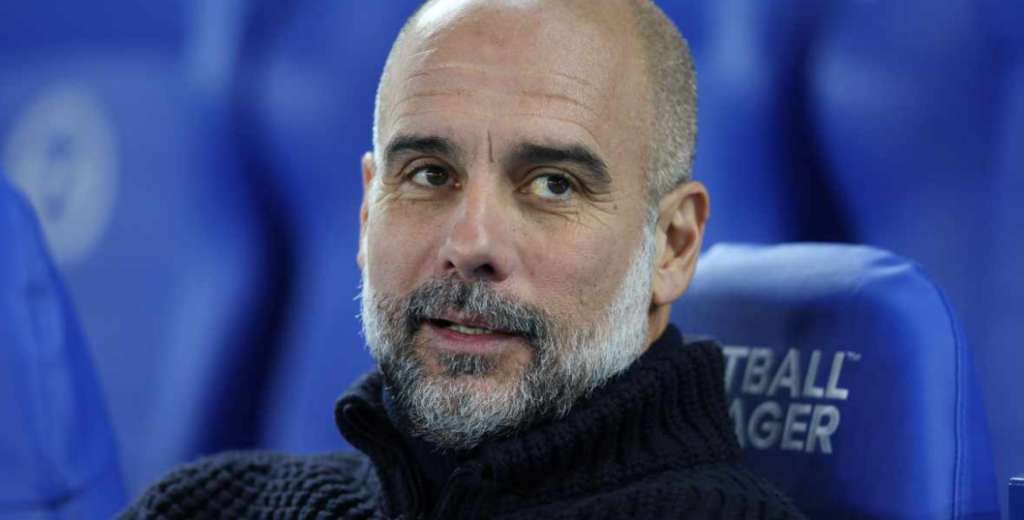 Dej&oacute; su club y firm&oacute; con el City: "le dimos la oportunidad de su vida, es indignante"