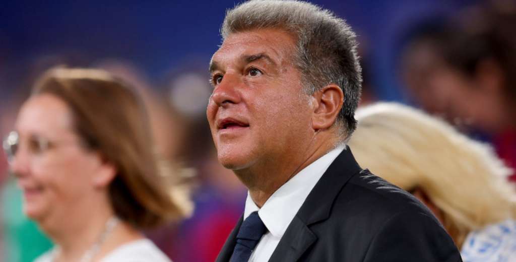 Tiene 18 años, juega en el Arsenal, se rehúsa a renovar y el Barcelona lo quiere