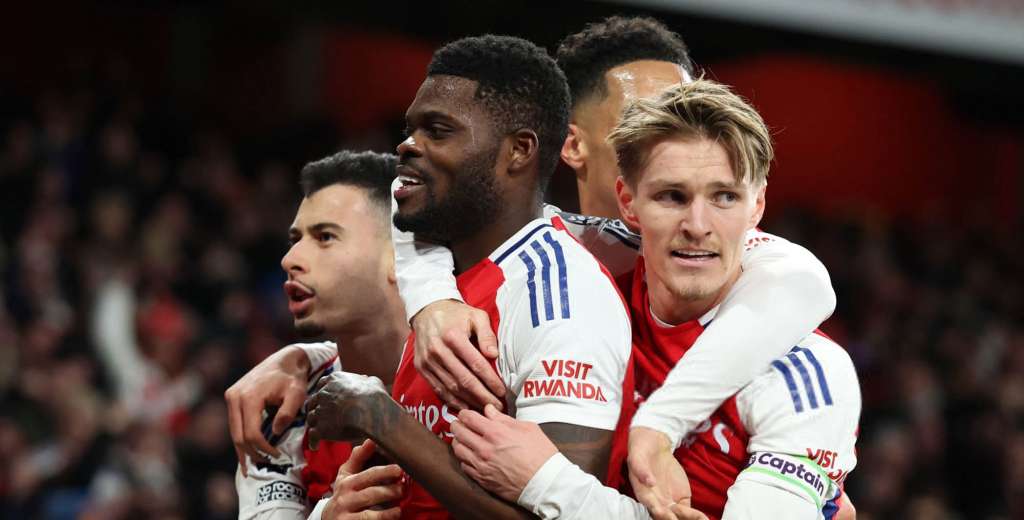 Arsenal aplastó 5-1 al Manchester City y sueña con la Premier