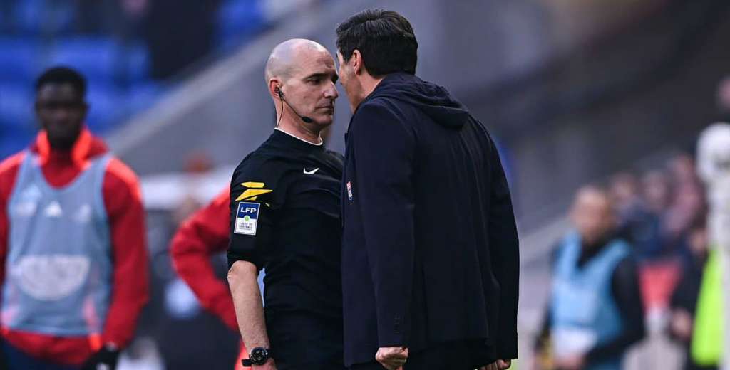 Histórico: le dieron 9 meses de sanción por encararse así con él árbitro