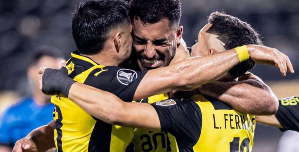 Peñarol logra una remontada brutal, clasifica a octavos y humilla a Olimpia...