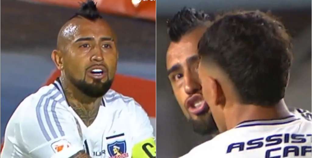 Vidal destruido: erró un penal, hizo un gol en contra y se peleó con su arquero
