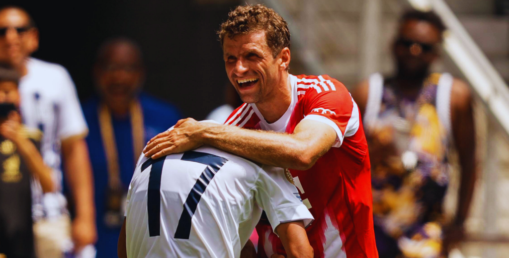 Perdió 10-0 contra Bayern Múnich, trabaja en una farmacéutica y gana 90 dólares