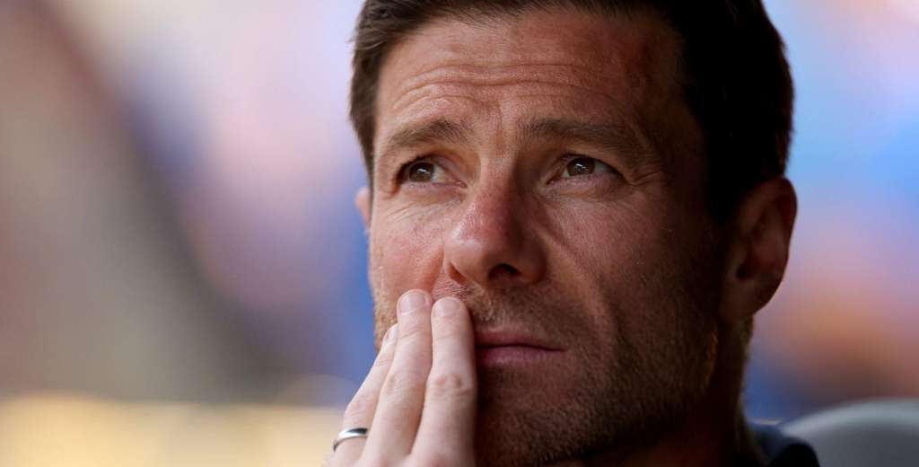 Jugó mal contra Al Hilal y Xabi Alonso lo fulminó: lo sacó en el entretiempo...