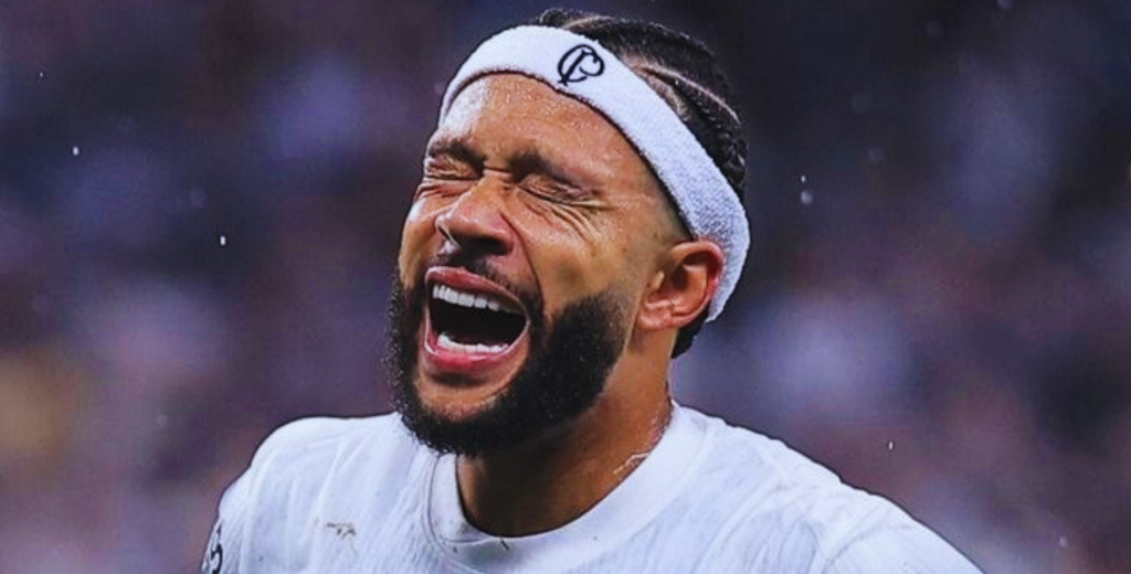 Corinthians le debe dinero a Depay y él amenaza con lo peor...
