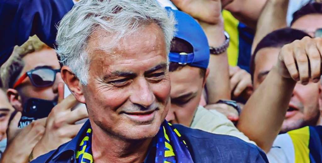 Cristiano firmó en Al Nassr pero él debe irse: Mourinho lo llamó y pide su fichaje