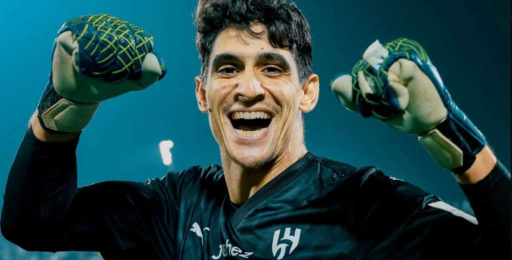 Tras romperla contra el Manchester City, Bono puede volver a La Liga...