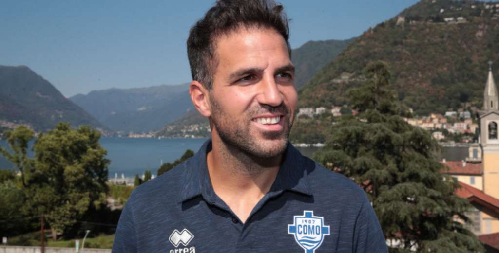 No tiene lugar en FC Barcelona y Cesc Fábregas lo llamó para el Como 1907...