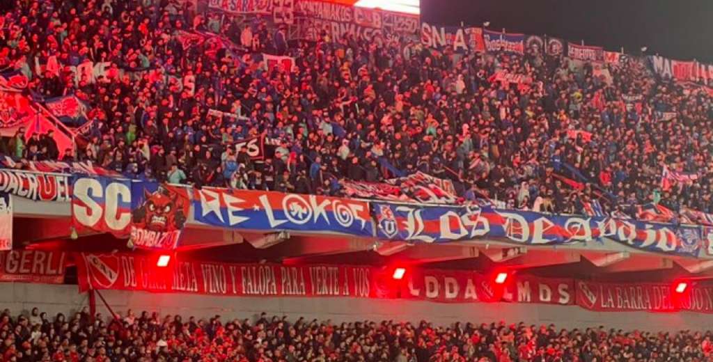 U de Chile vergonzoso: lanzan bombas de estruendo y son echados del estadio
