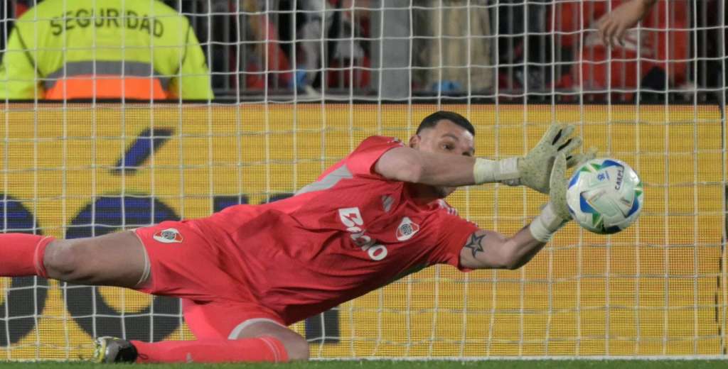 River Plate, con el corazón en la mano: rozó el colapso pero eliminó a Libertad...