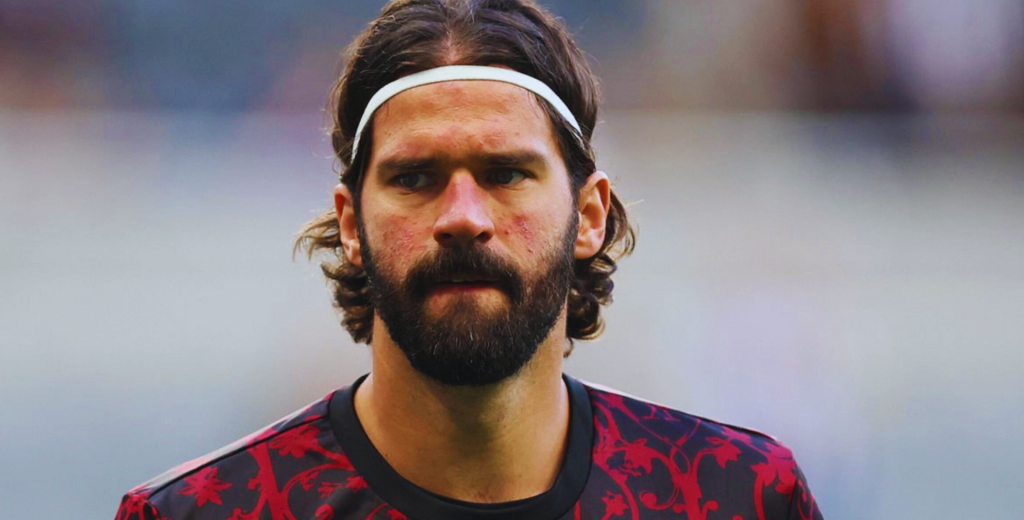 Tiembla Liverpool: vienen a buscar a Alisson por 30 millones de euros