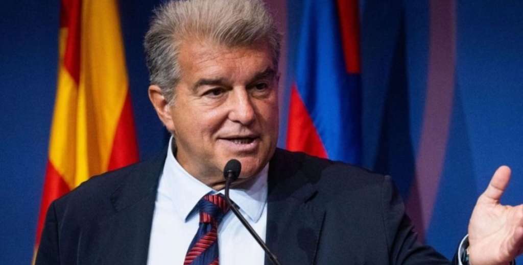 Tiene 18 años, jugó un solo partido con Ajax y FC Barcelona se lo quiere llevar