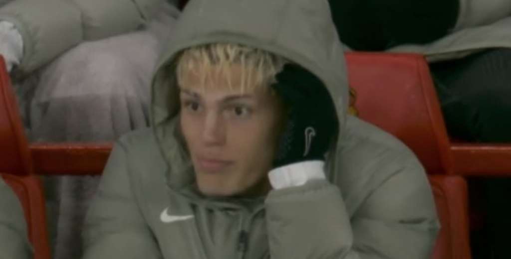 Garnacho y la canción más dura de los hinchas del United: lo humillaron al salir