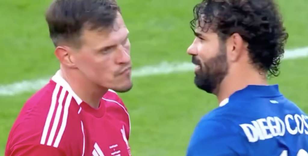 Diego Costa y Martin Skrtel se olvidaron que era un amistoso: al borde de los golpes...