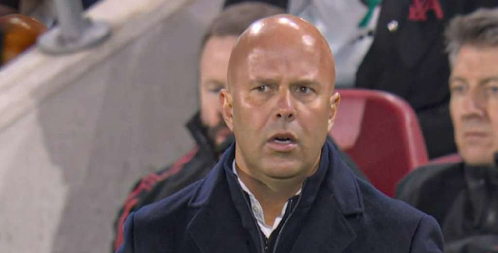 Liverpool fue eliminado en Copa de la Liga y tomará la decisión más dura con Slot