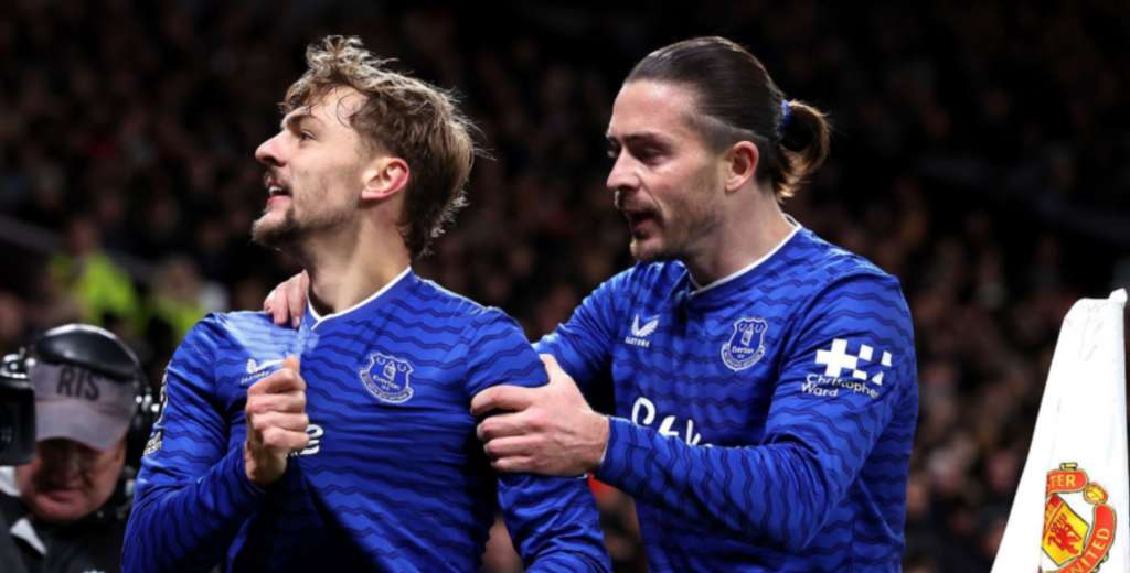 Con un hombre más desde los 13', Manchester United cayó ante el Everton 1-0