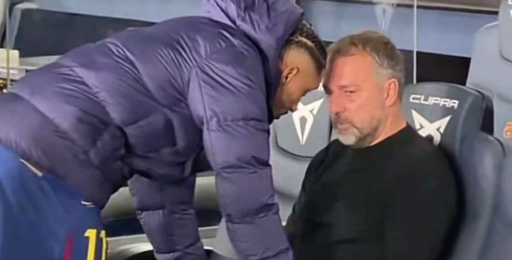 Dramática imagen en FC Barcelona: Flick totalmente ido y llorando en el banco...