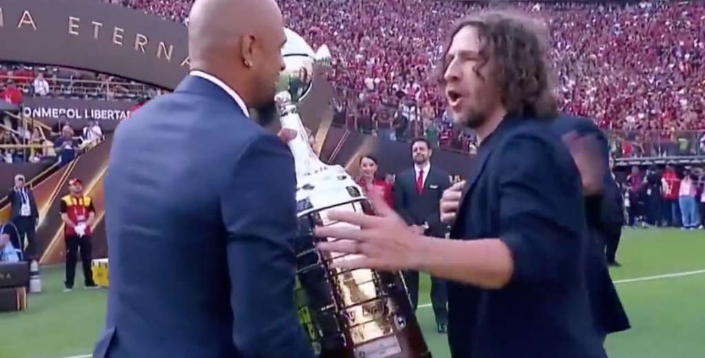 Felipe Melo quiso darle la Libertadores: Puyol dio una lecci&oacute;n de respeto total