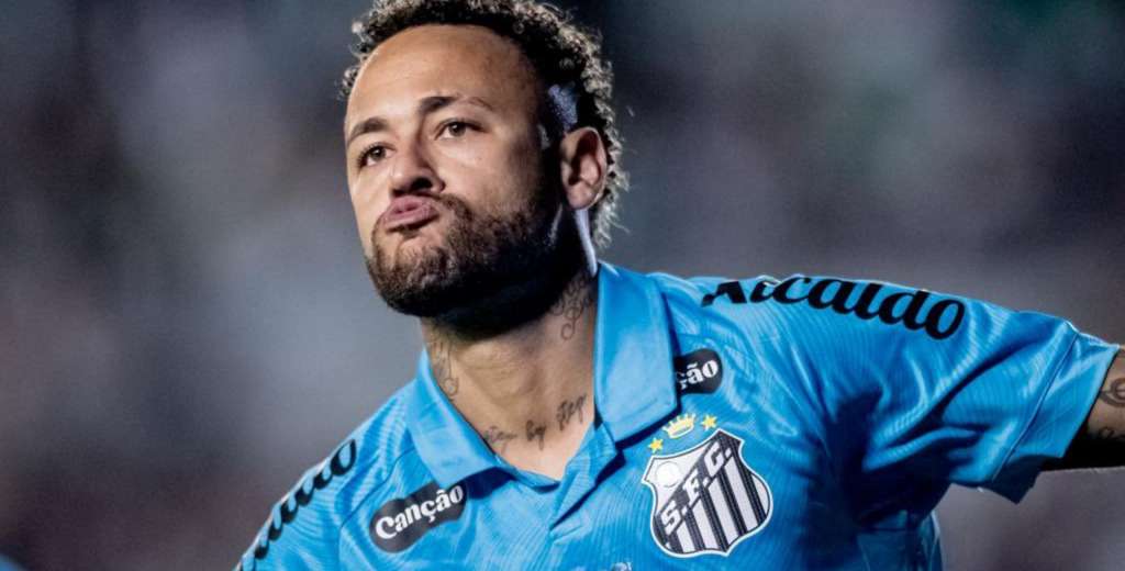 Es un genio total: con la rodilla destrozada, Neymar hizo tres goles en 17 minutos