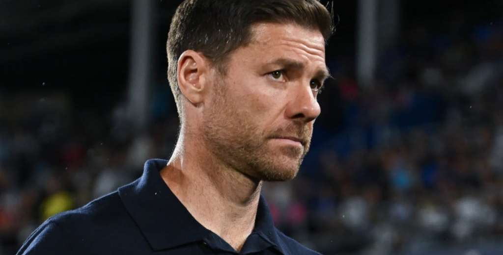 Una nueva defensa para Xabi Alonso: "No puede hacer nada, es cuestión de..."
