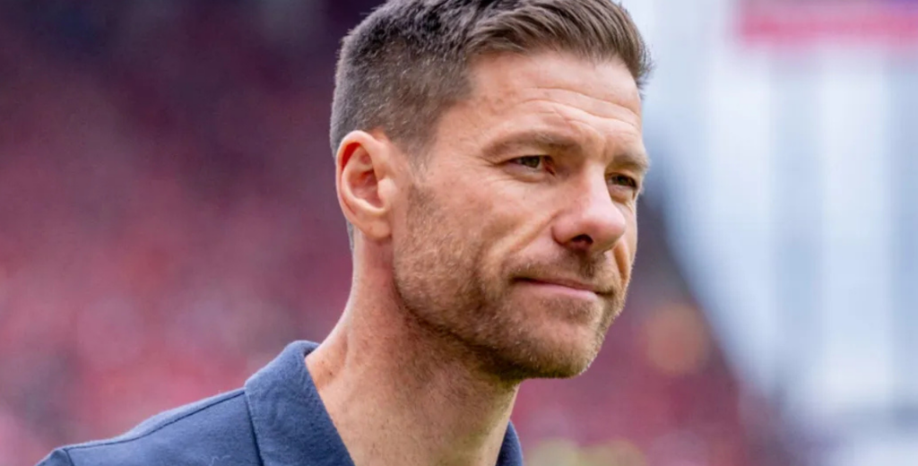 Arne Slot está fuera: Liverpool llamó a Xabi Alonso y él pidió fichar una bestia