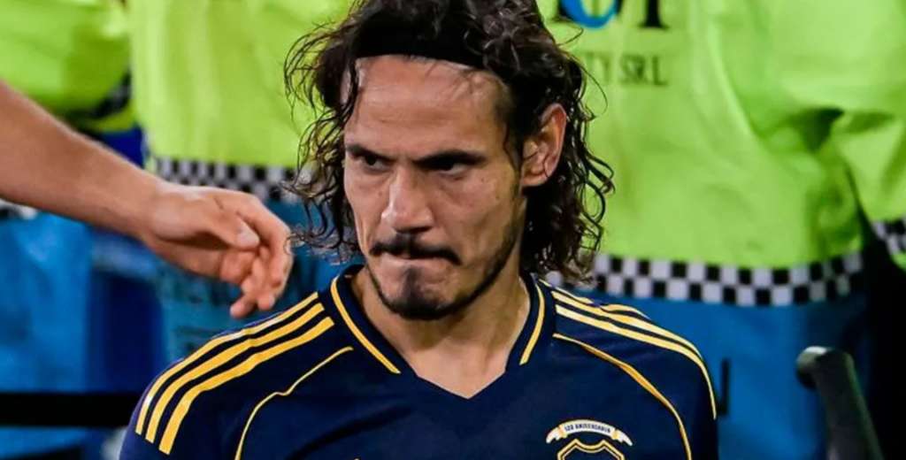 Cavani vive su peor momento y lo destrozaron: "Tiene que retirarse, duele verlo"