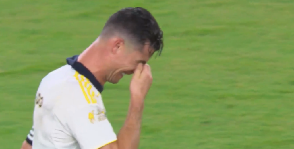 41 años y sigue siendo una bestia: el llanto de Cristiano en pleno partido de Al Nassr