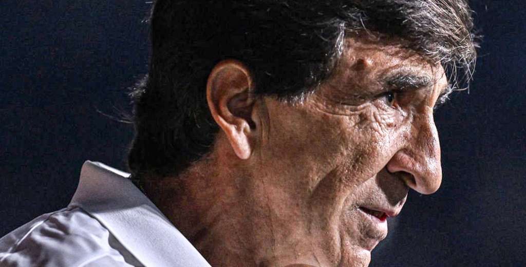 Un bombazo absoluto y fin de ciclo: Milito ech&oacute; a Gustavo Costas de Racing