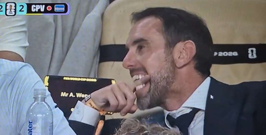 Diego Godín explotó en el empate de Cabo Verde: un gesto y una frase aplastante