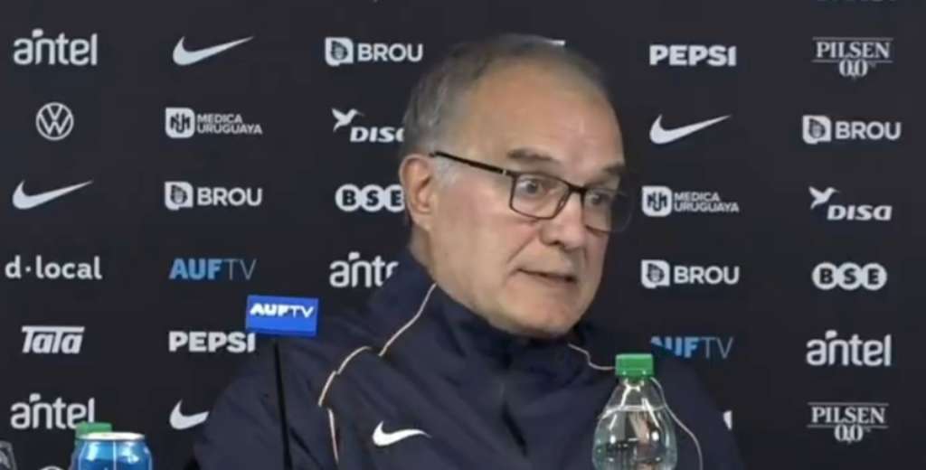 Bielsa se marchó de Uruguay, pero antes confesó todo y enterró a los jugadores