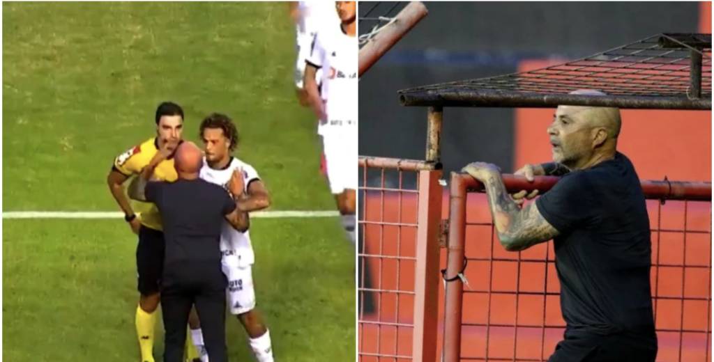 Sampaoli entró al campo para pegarle al árbitro: "Qué miras..."