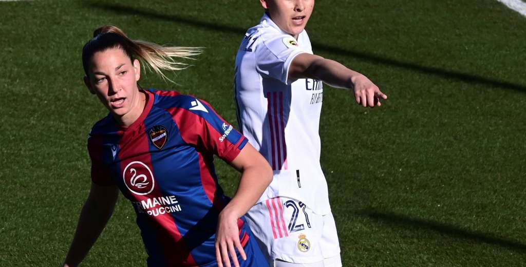 Tras una larga espera, se profesionalizó el fútbol femenino en España