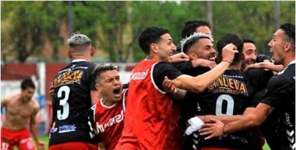 Locura: Con dos goles en el alargue, lo dio vuelta y se trepó a la punta