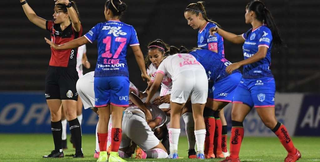 Iba sola con la pelota, se tropezó y se rompió el brazo