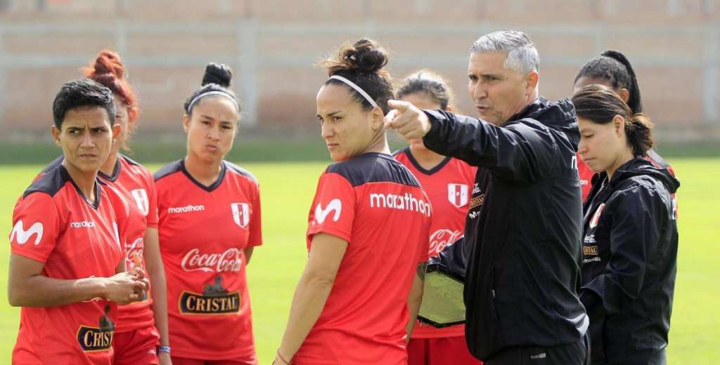 Despidieron al técnico por estar en pareja con una de las jugadoras