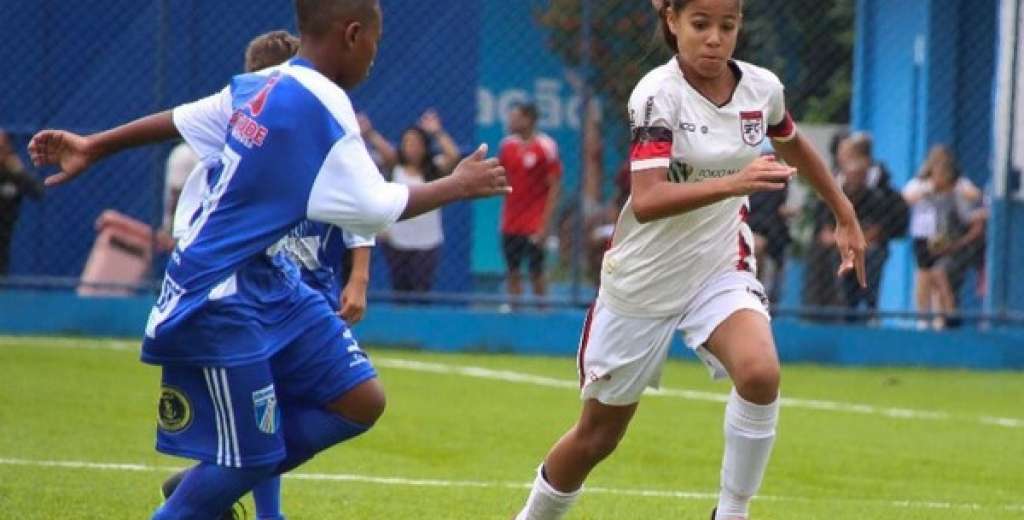 Giovanna Waksman, la joven que brilla en el f&uacute;tbol masculino del Botafogo