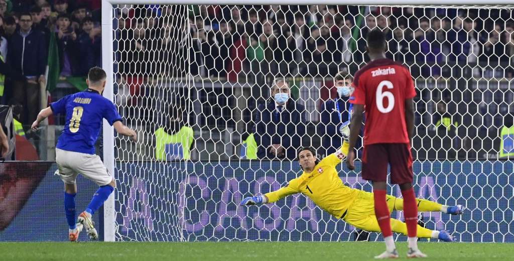 Minuto 90, penal y gol para clasificar: Jorginho envió el balón a las nubes