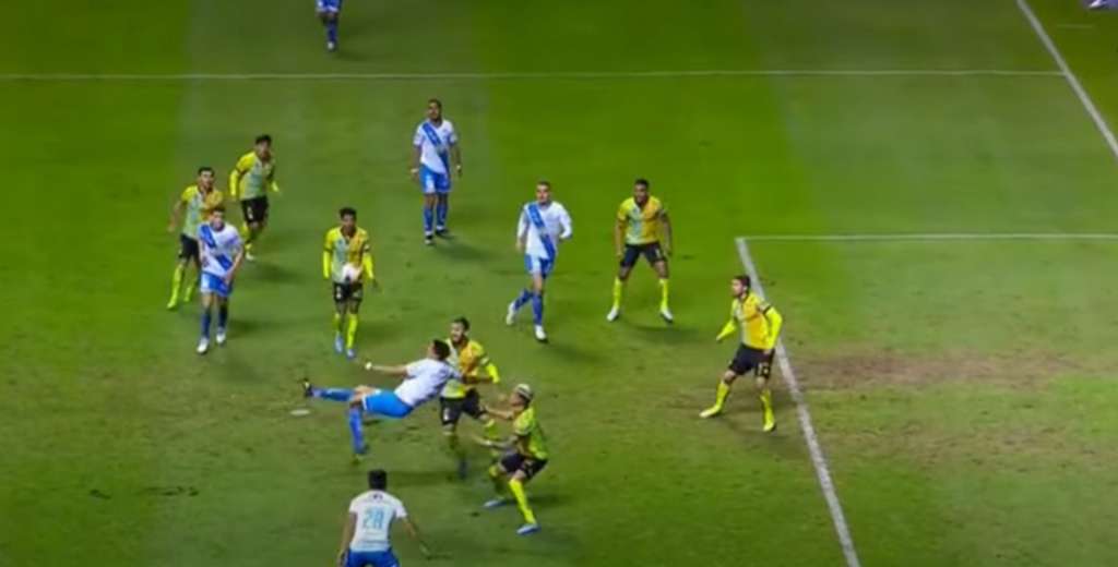 Con este golazo, el Puebla empata al campe&oacute;n
