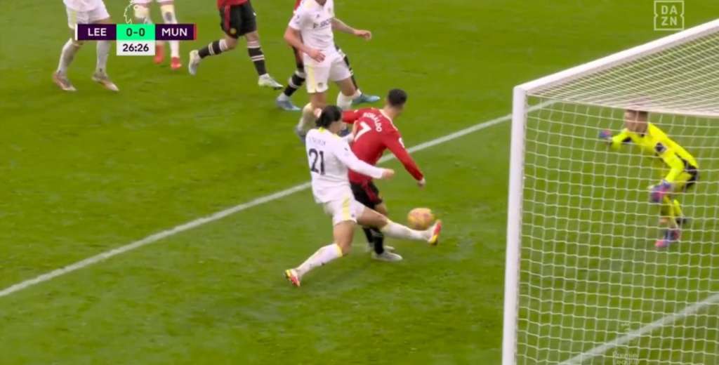 Cristiano Ronaldo falló una ocasión inmejorable para poner al United 1-0