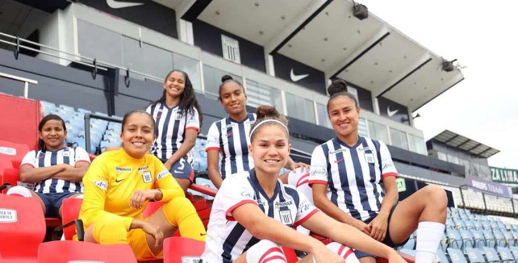 Per&uacute; realiz&oacute; los primeros contratos profesionales dentro del f&uacute;tbol femenino