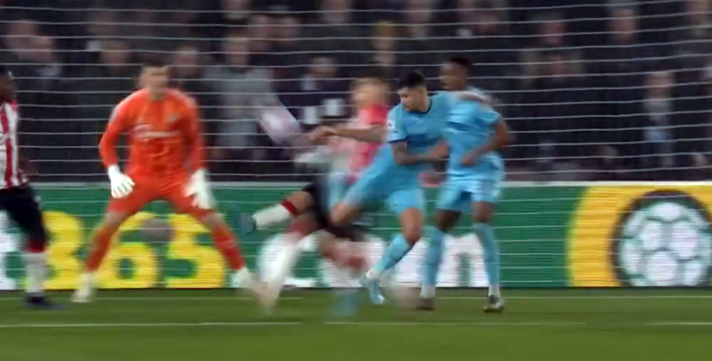 Por esto costó 40 millones: golazo de taco en el aire