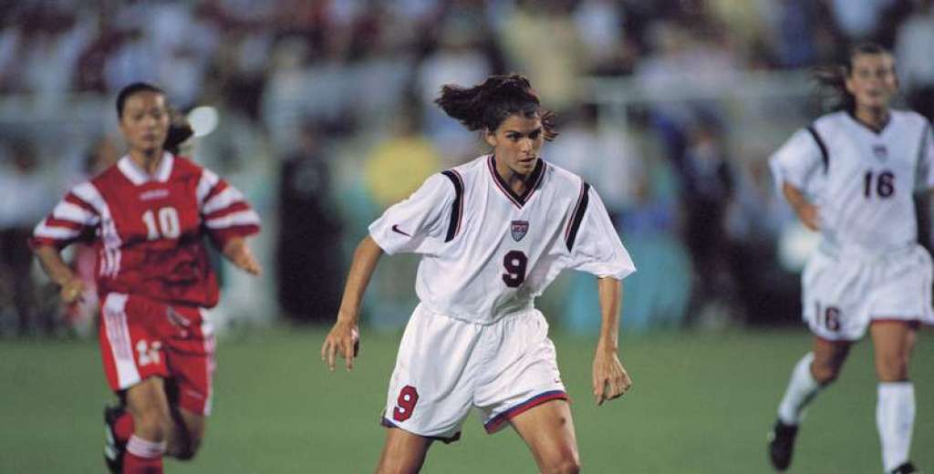 La "Pel&eacute;" del f&uacute;tbol femenino, Mia Hamm cumple 50 a&ntilde;os