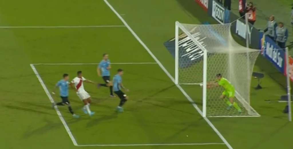 Uruguay va a Qatar 2022 con esc&aacute;ndalo: &iquest;fue gol de Per&uacute; sobre el final?