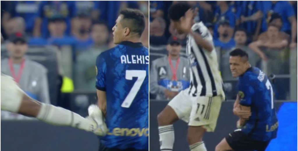 Madness in the Coppa Italia: Cuadrado kicked S&aacute;nchez at arms' height
