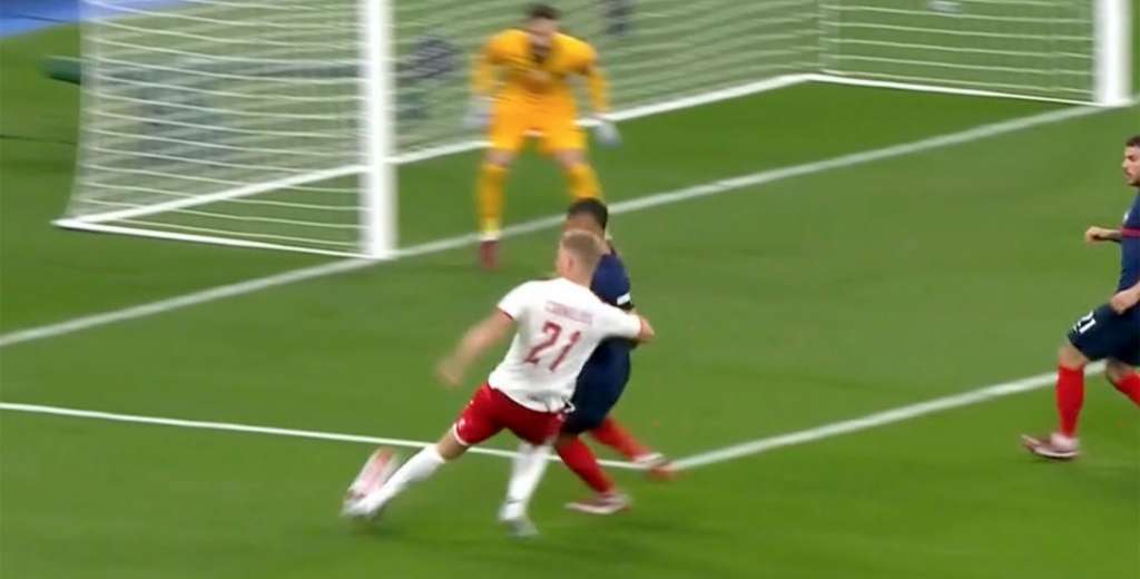 Le revent&oacute; el arco: El impresionante golazo de Dinamarca a Francia
