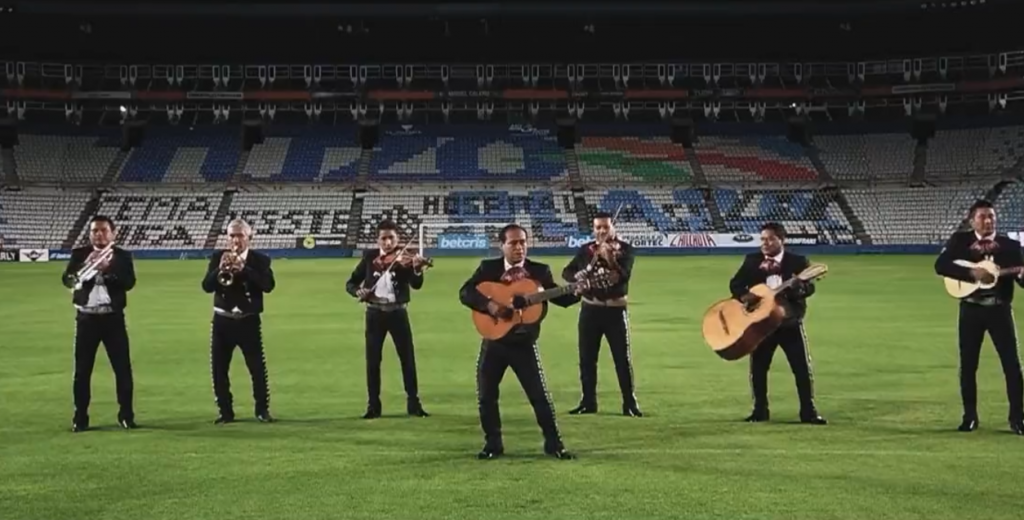 Pachuca presenta con todo y Mariachi a su nuevo refuerzo